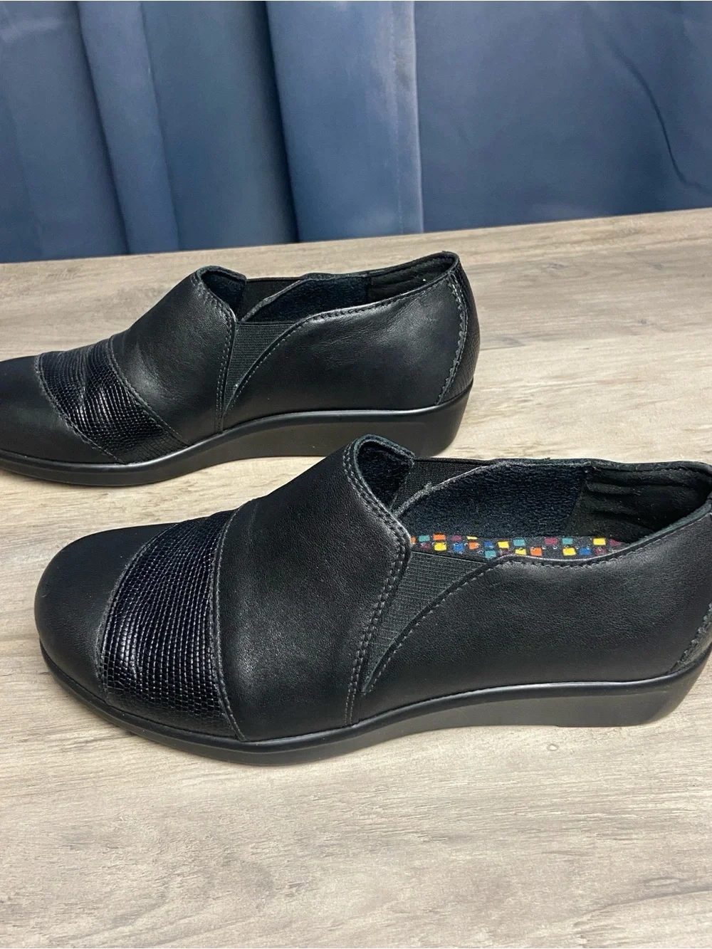 SAS Black Nora Lizard Slip On Wedge Loafers,‎ size 6 W